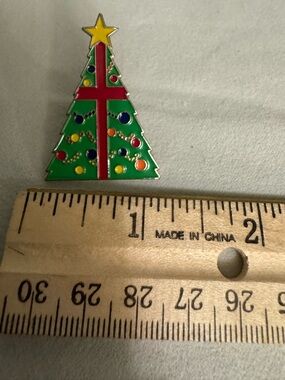 Plaid Textured Silver Christmas Tree Pin with Star